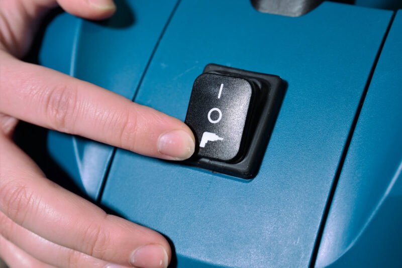 Makita usisivač suvo mokro VC2512L
