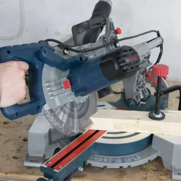 Bosch potezno nagibna pila testera GCM 800 SJ Professional