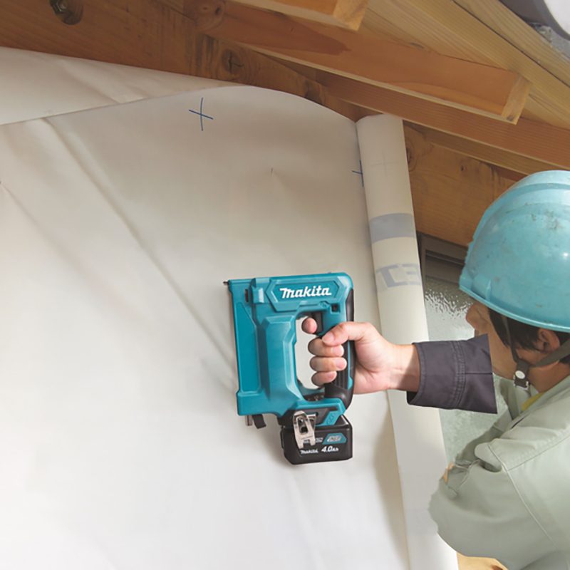 Makita aku spajalica heftalica ST113DZ
