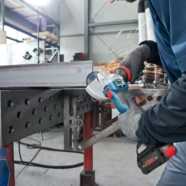 BOSCH aku ugaona kutna brusilica GWS 18V-10 SC