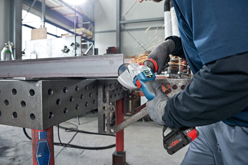 BOSCH aku ugaona kutna brusilica GWS 18V-10 SC