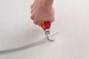 Wiha kliješta za skidanje izolacije TriCut Professional 38552