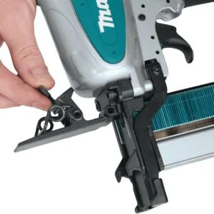 Makita pneumatski pištolj za eksere AT2550A
