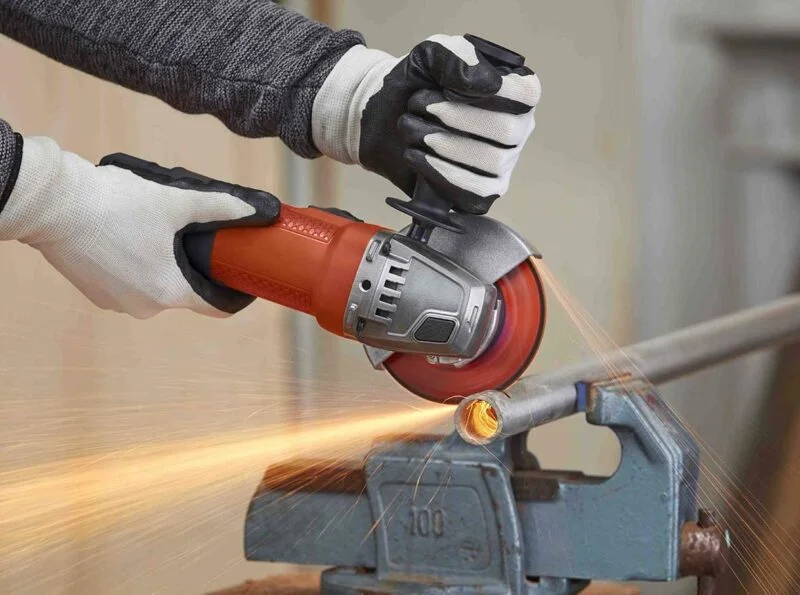 Black+Decker ugaona kutna brusilica BEG110 750W 115mm