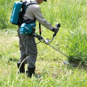 Makita aku trimer za travu UR101CZ 18V+18V Solo