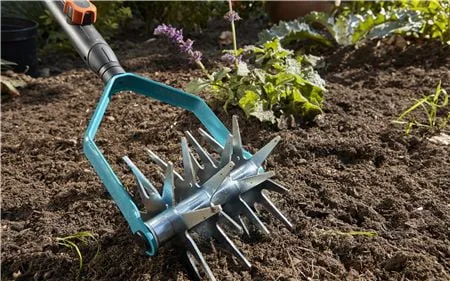 Gardena ručni kultivator sa zvjezdastom osovinom COBISYSTEM 14cm
