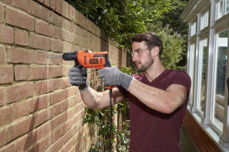 Black+Decker udarna bušilica BEH200K 500W