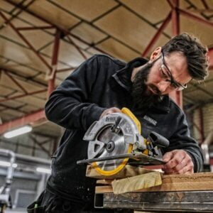 DeWALT ručni cirkular kružna pila DWE560 1350W-184mm