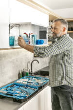 HOEGERT 131-dijelni set alata za domaćinstvo i radionicu 1/4", 3/8", 1/2" HT1R439