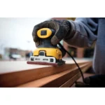 DeWALT tračna brusilica 114 x 108 mm 230 W DWE6411