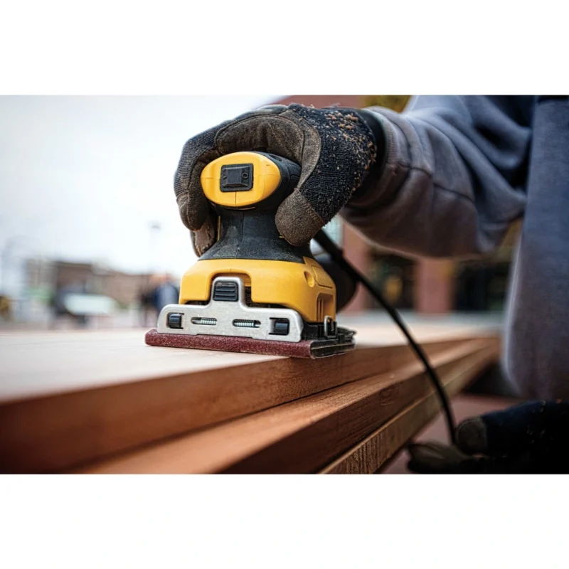 DeWALT tračna brusilica 114 x 108 mm 230 W DWE6411