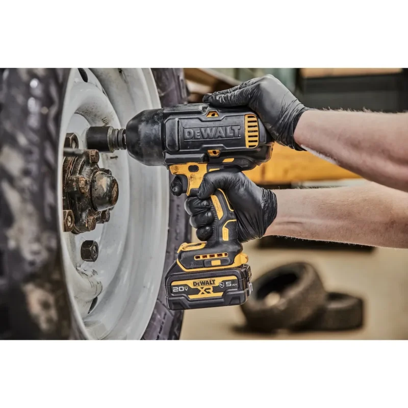 DeWalt aku udarni odvijač 18V 1/2"1355/1898Nm M30 u TSTAK koferu - Solo