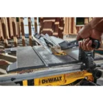 DeWalt kompaktna stoni cirkular 210mm DWE7485-QS