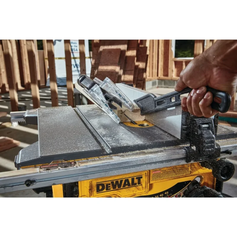 DeWalt kompaktna stoni cirkular 210mm DWE7485-QS