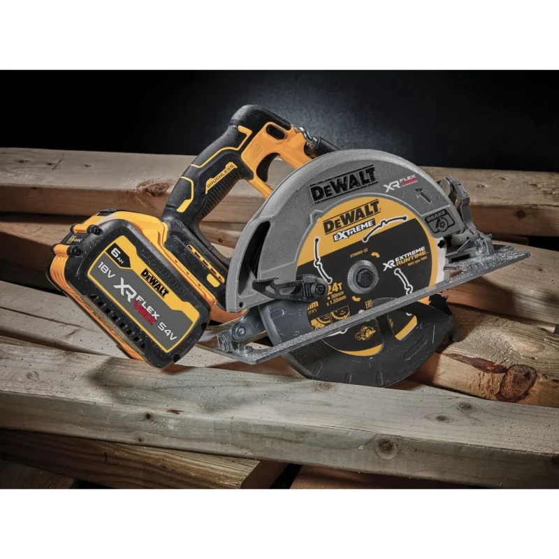 DeWALT aku ručna kružna pila cirkular FLEXVOLT DCS573NT - Solo