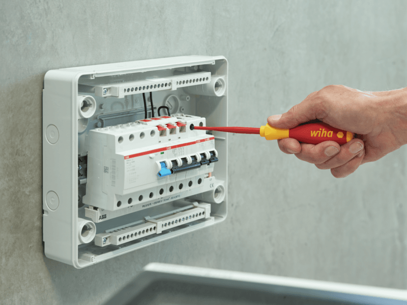 Wiha rusak sa 27 komada električarskog alata VDE 45528 (Kopiraj)