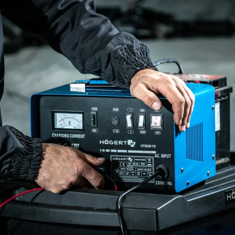 Hoegert elektronski punjač akumulatora 12-24V, 14-26A