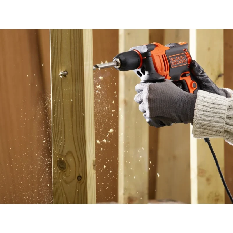 Black+Decker udarna bušilica BEH710K 710W
