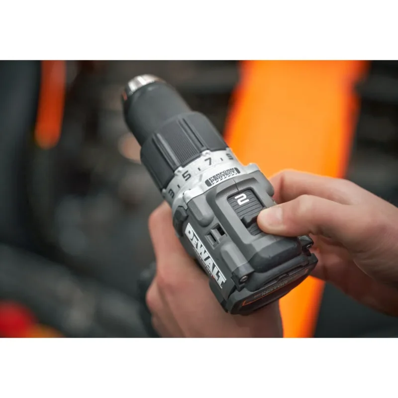 DeWALT aku bušilica odvijač MCLAREN F1 TEAM DCD85MP2T