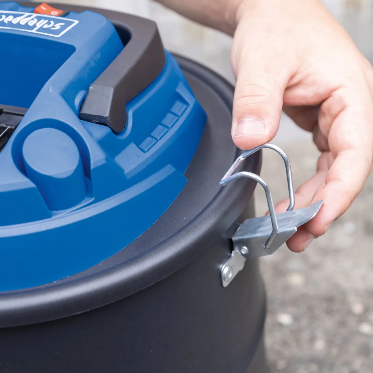 IXES C AVC15 X 4 Scheppach aku štapni usisivač IXES C-HVC150-X - SET S 1x2Ah (Kopiraj)