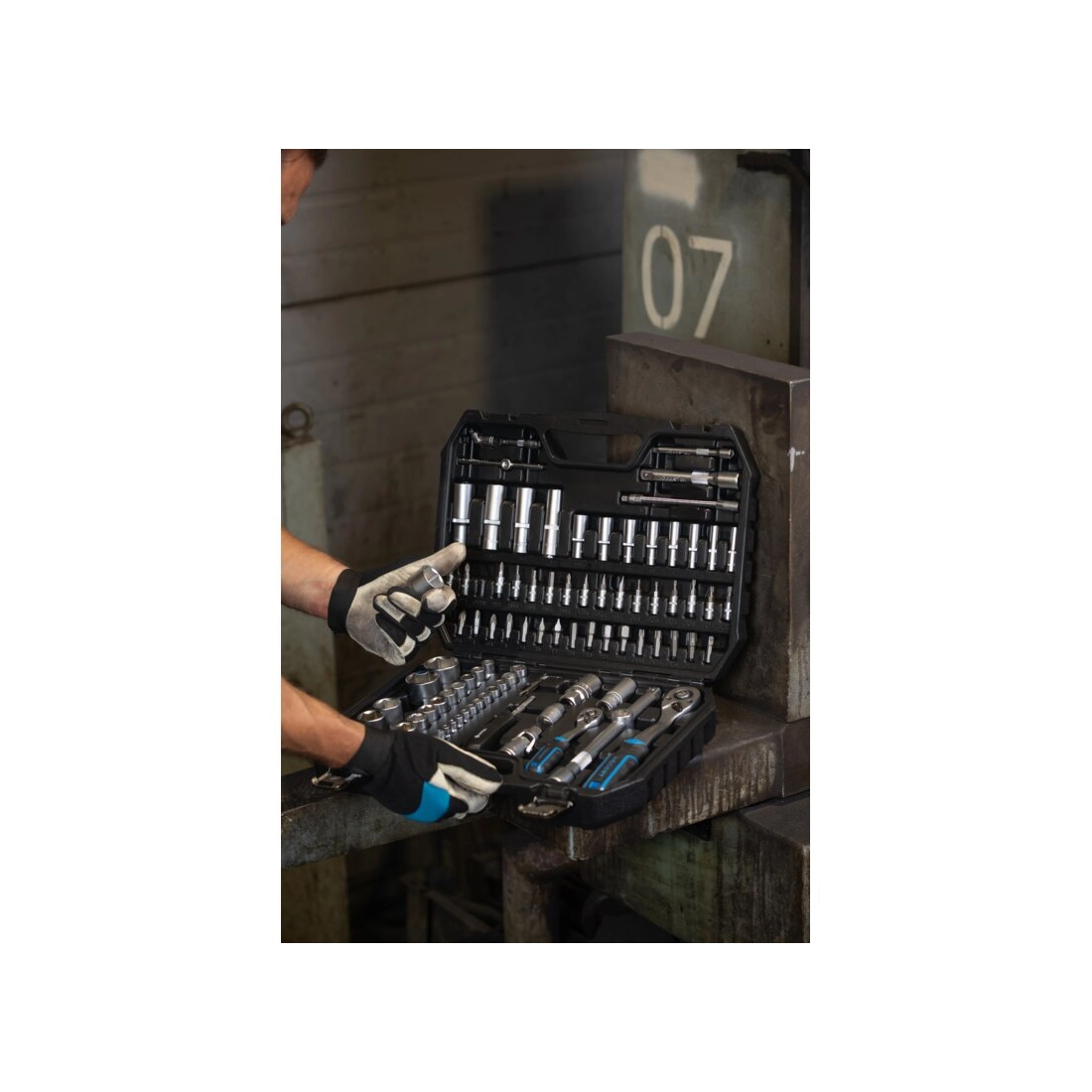 HOEGERT 144-dijelni set nasadnih ključeva 1/4" i 1/2"  HT1R440 (Kopiraj)