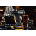 DeWALT aku udarni odvijač 18V MCLAREN TEAM DCF85ME2GT Kit (Kopiraj)